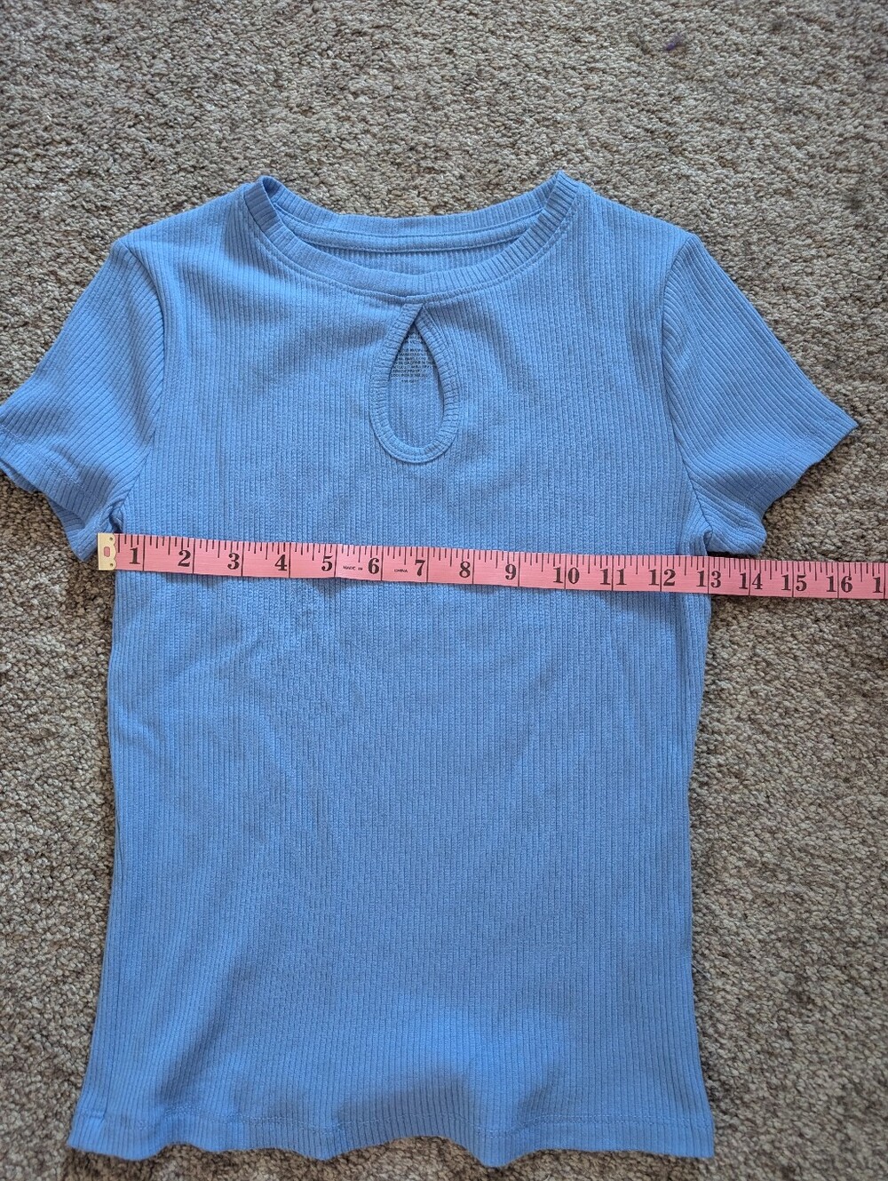 SO Ribbed Keyhole Top - Picture 6 of 6
